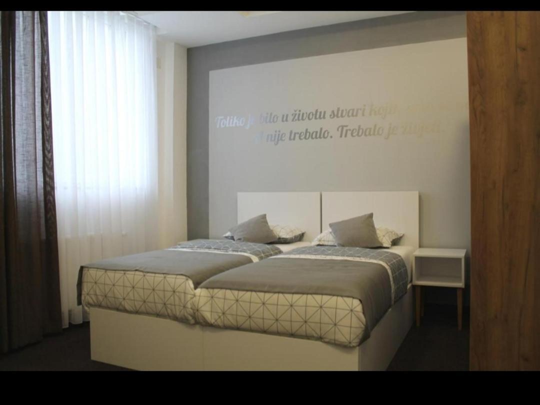 Motel Korzo Bihać Rom bilde